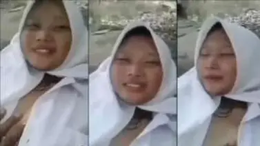 Gadis SMA Dientot Liar di Batu Sungai Jembut Lebat poster